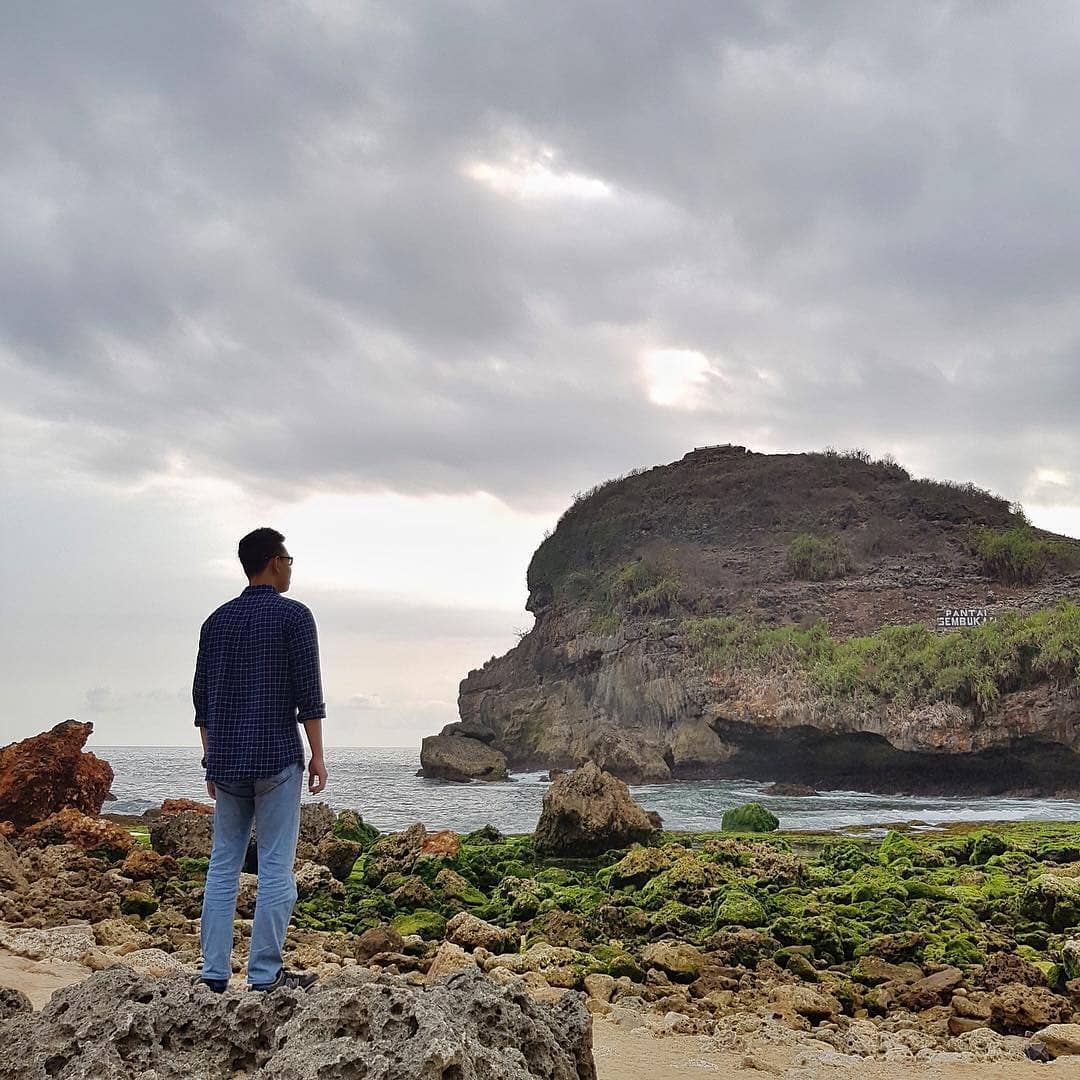Kegiatan yang Bisa dilakukan di Pantai Sembukan Kegiatan yang Bisa dilakukan di Pantai Sembukan